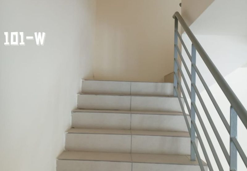 Persiaran Puncak Alam 1 