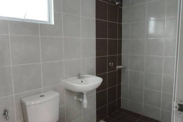 Persiaran Puncak Alam 1 