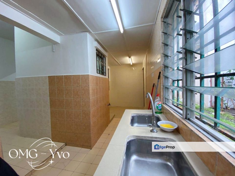 For sale bandar bukit tingi 2 klang Double storey house Near Burger King extended partially furnished, Selangor, Klang