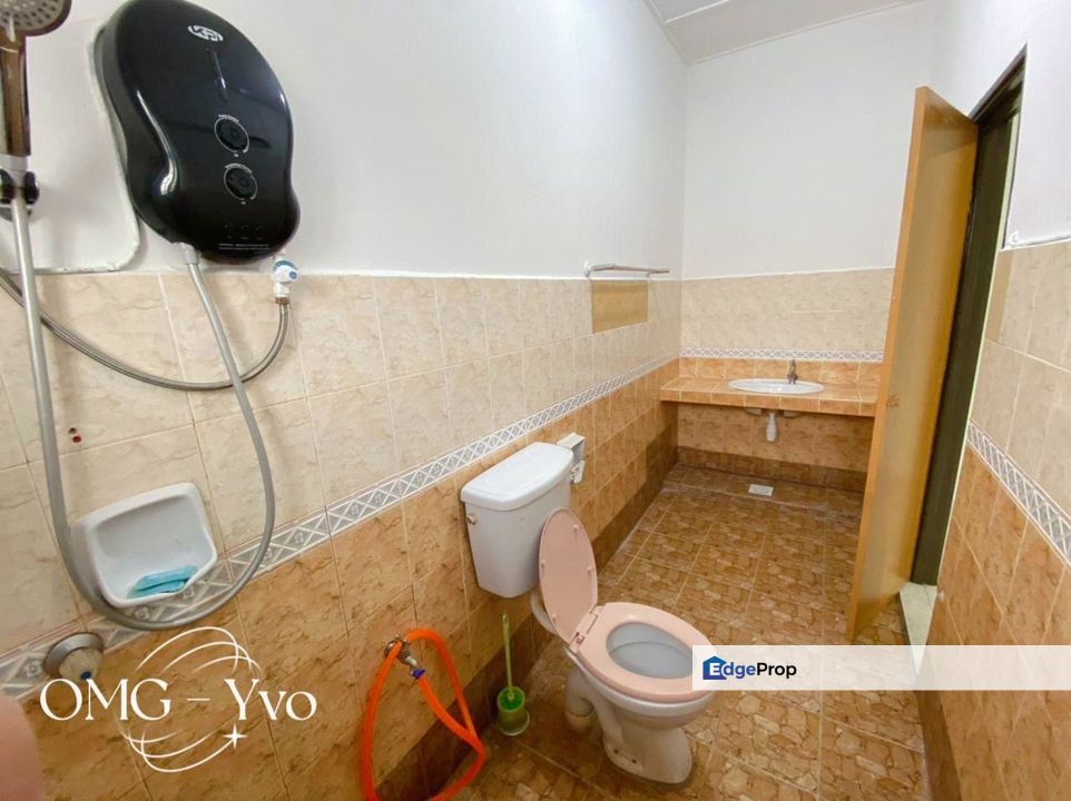 For sale bandar bukit tingi 2 klang Double storey house Near Burger King extended partially furnished, Selangor, Klang