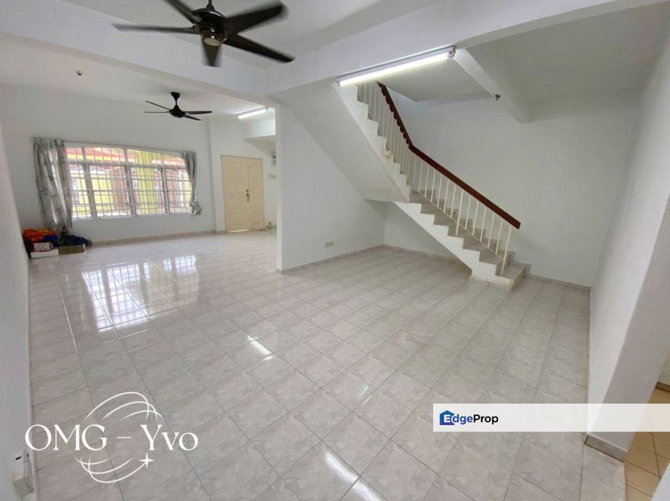 For sale bandar bukit tingi 2 klang Double storey house Near Burger King extended partially furnished, Selangor, Klang