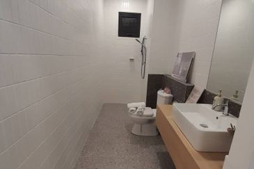 Gravit8 @ Klang South