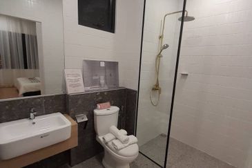 Gravit8 @ Klang South