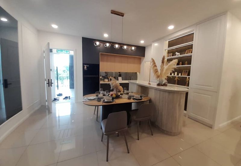 Gravit8 @ Klang South