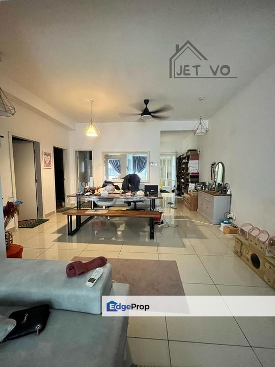 For sale utropolis Suite Glenmarie Shah Alam condominium partially furnished, Selangor, Shah Alam