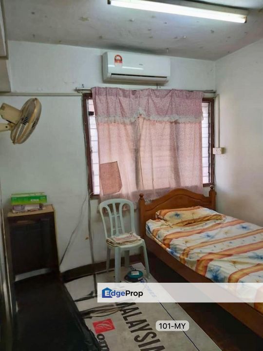 For sale Taman Sri Muda Shah Alam 3 Storey Endlot House kitchen extended , Selangor, Shah Alam