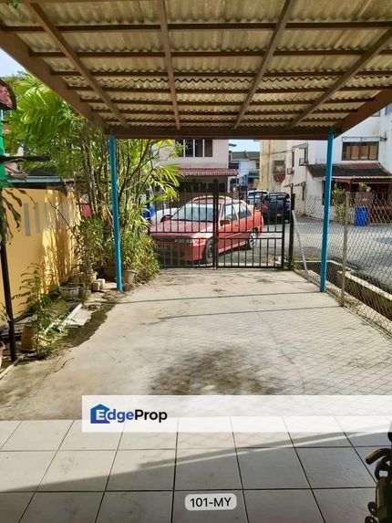 For rent Taman Sri Muda Shah Alam 3 Storey Endlot House kitchen extended, Selangor, Shah Alam