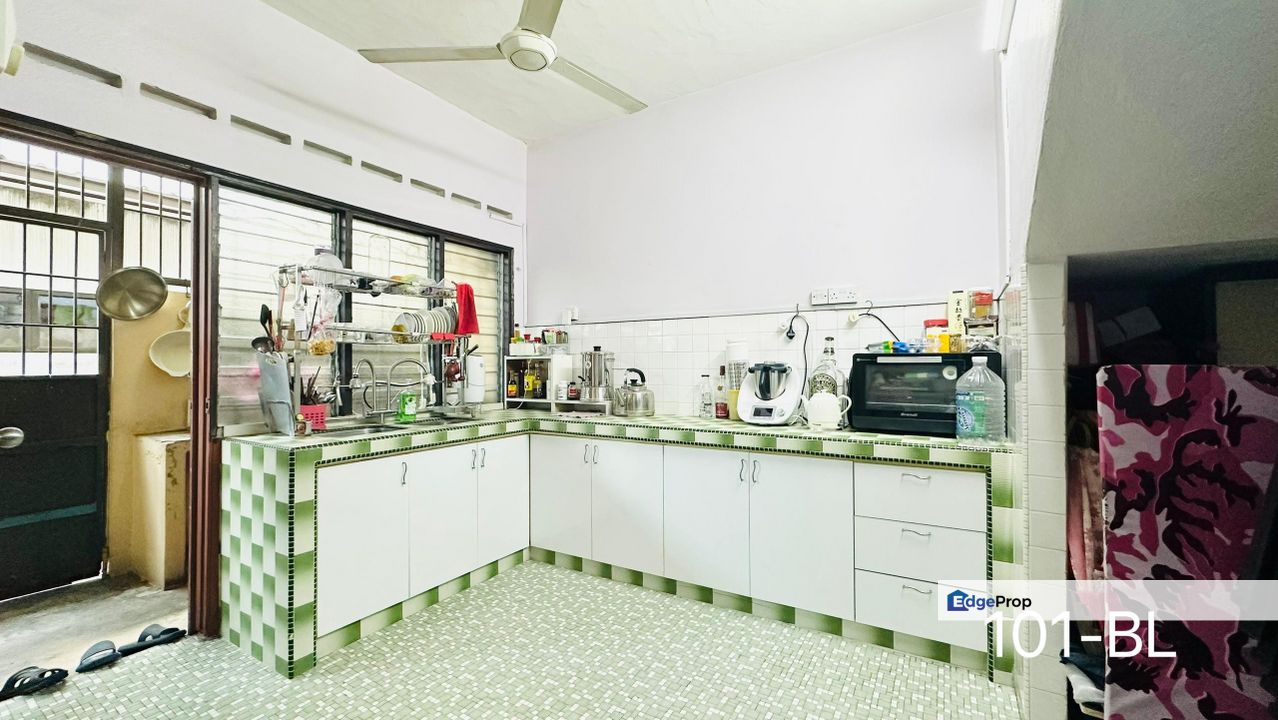 For Sale Taman Chi Liung Klang Double Storey Endlot partially furnished ...