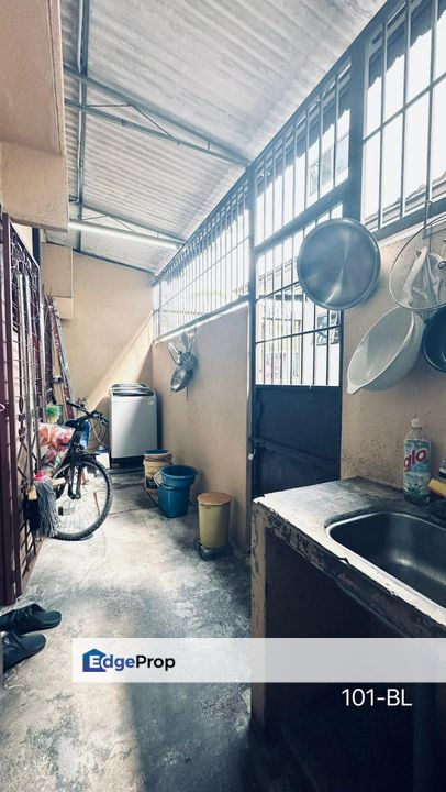 For Sale Taman Chi Liung Klang Double Storey Endlot partially furnished ...