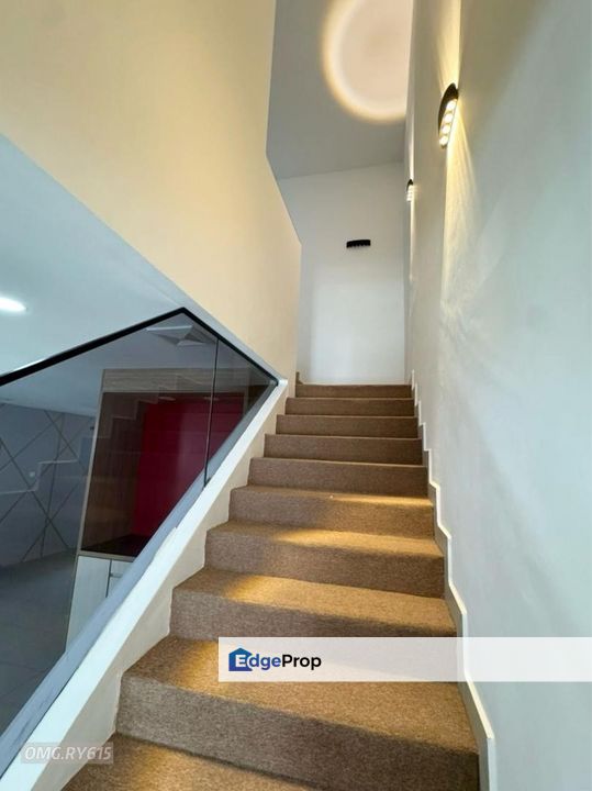 For sale Amverton links Klang Taman Sejati Klang Double storey endlot renovated & extended partially furnished, Selangor, Klang