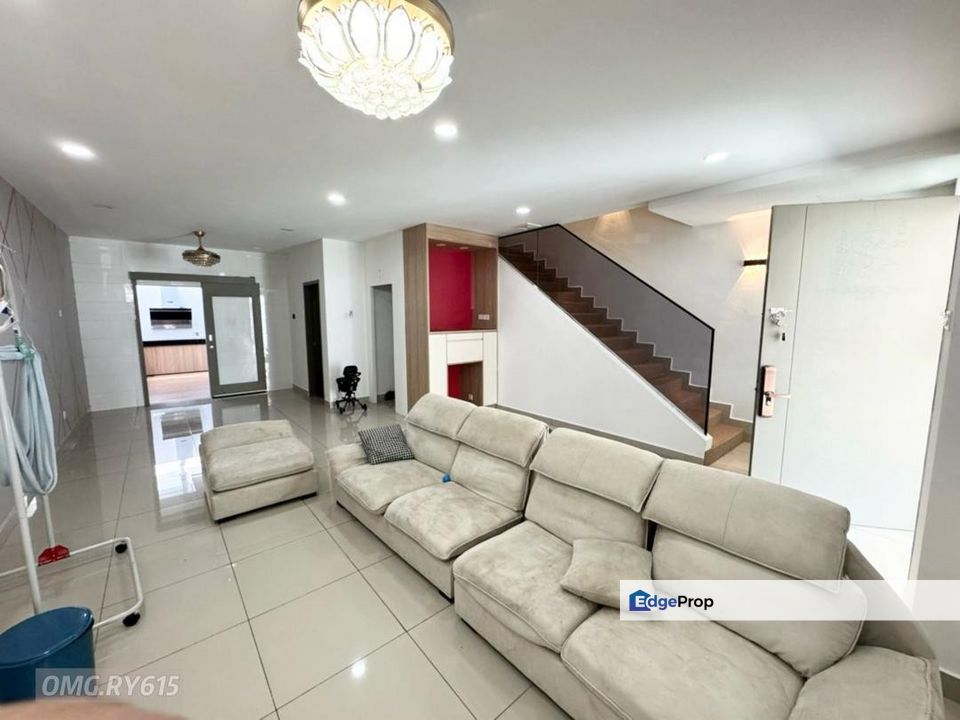 For sale Amverton links Klang Taman Sejati Klang Double storey endlot renovated & extended partially furnished, Selangor, Klang