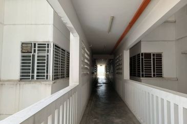 De Bayu Apartment @ Setia Alam