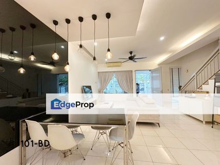For sale Ellis, Bandar Bukit Raja Klang Double Storey renovated partially furnished, Selangor, Klang