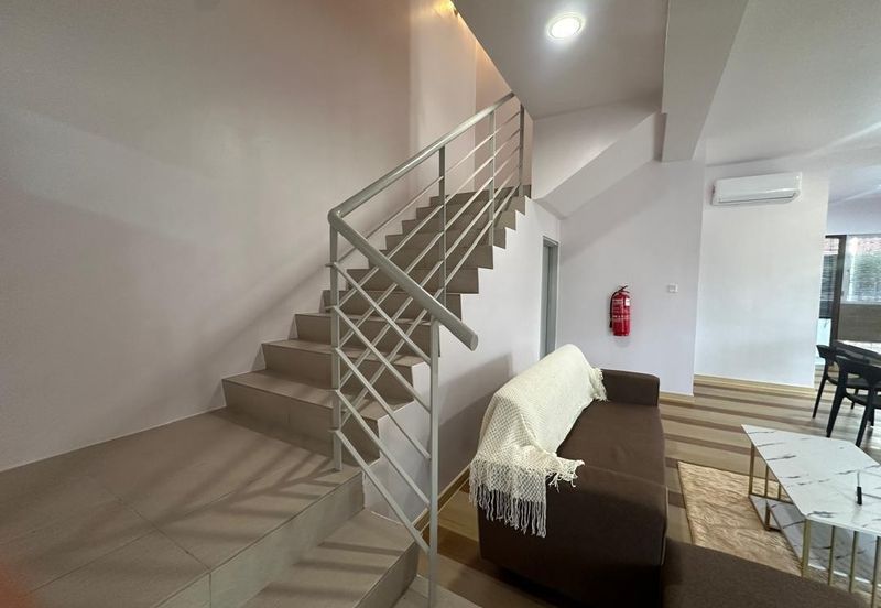 Persiaran Puncak Alam 6 