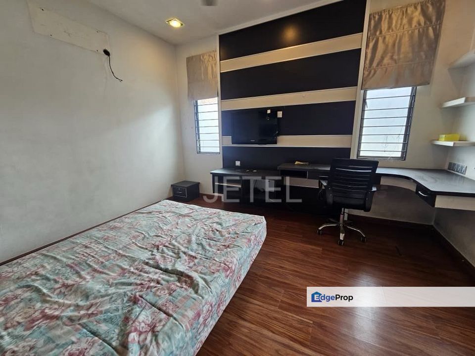 For sale taman aman perdana klang bungalow fully renovated & extended facing field, Selangor, Klang