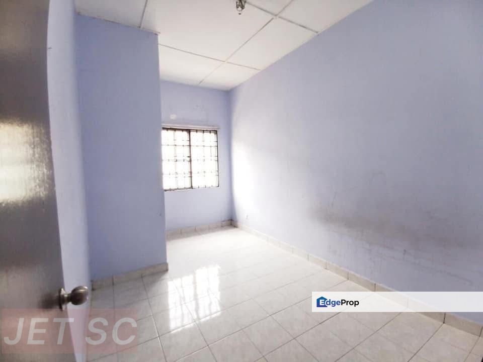 For rent Bandar Puteri Klang Jalan pending double storey renovated & extended facing no house, Selangor, Klang