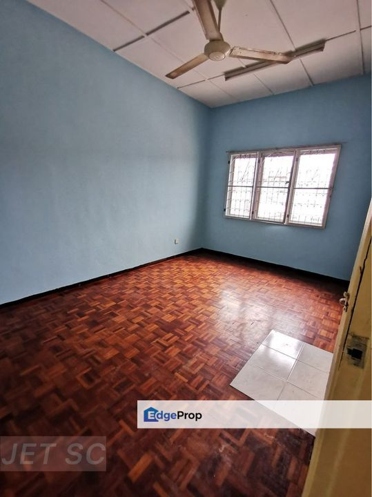 For sale Taman Sri Andalas  Double Storey House kitchen table top hot area, Selangor, Klang