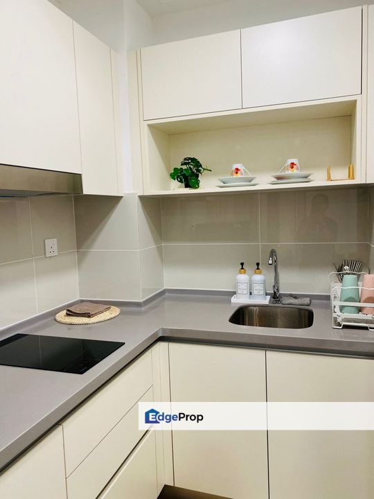For sale edusentral @ setia alam condominium fully furnished, Selangor, Setia Alam/Alam Nusantara