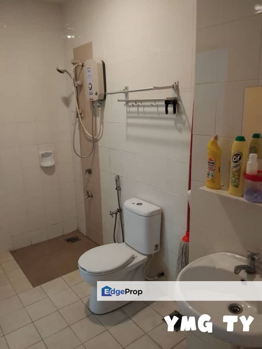 For Sale Kota Bayuemas Klang Double Storey renovated RM100K partially furnished, Selangor, Klang