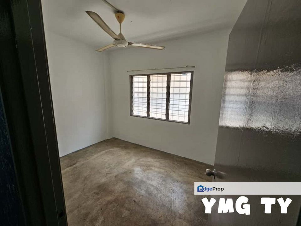 For sale pangsapuri arista bandar parklands klang ground floor partially furnished limited unit, Selangor, Klang