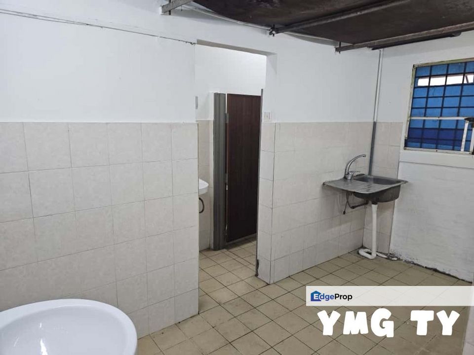 For sale pangsapuri arista bandar parklands klang ground floor partially furnished limited unit, Selangor, Klang