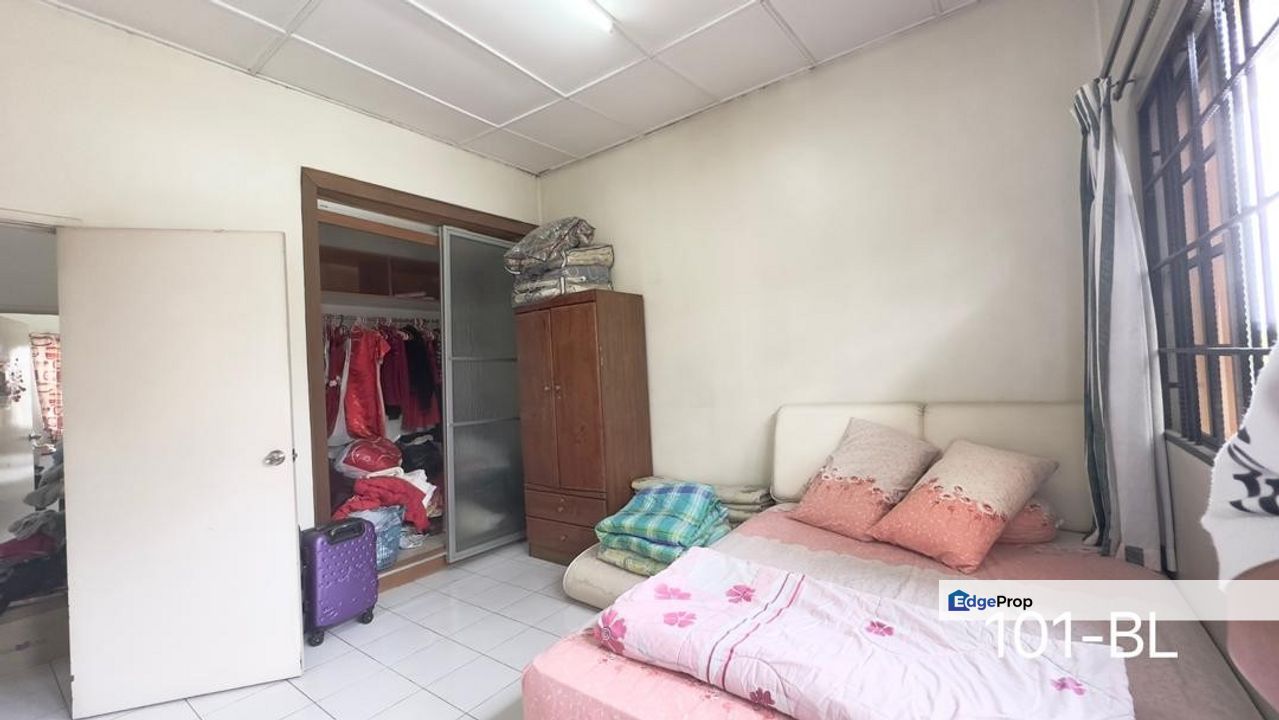 For sale taman sri putra sungai buloh double storey table top, Selangor, Sungai Buloh