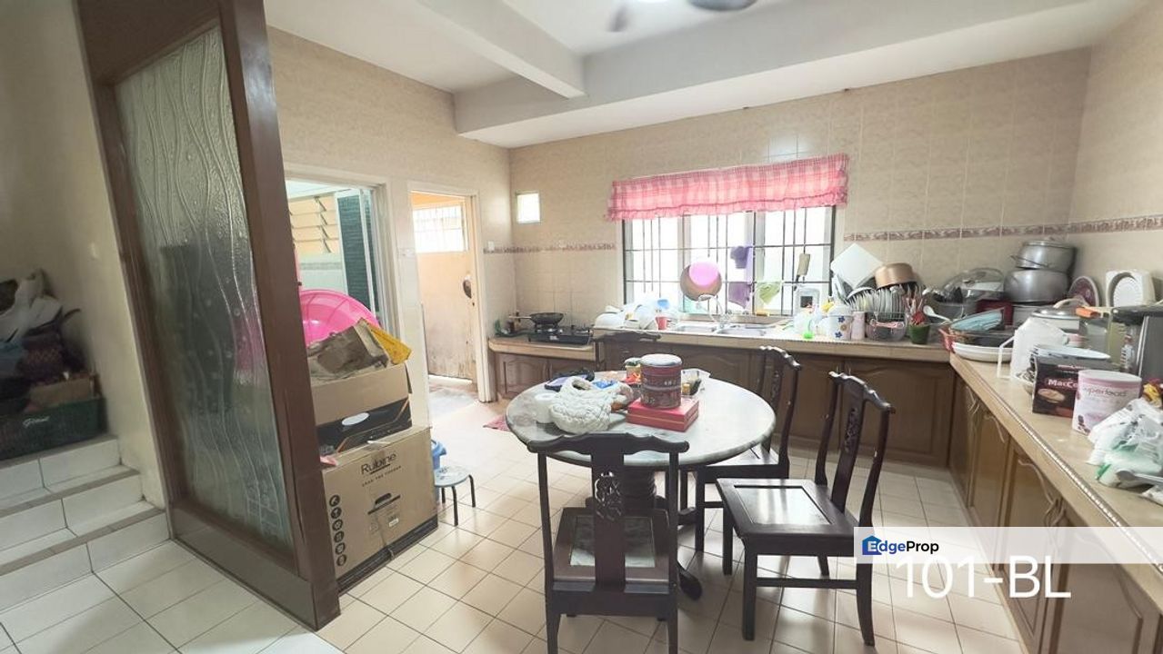 For sale taman sri putra sungai buloh double storey table top, Selangor, Sungai Buloh