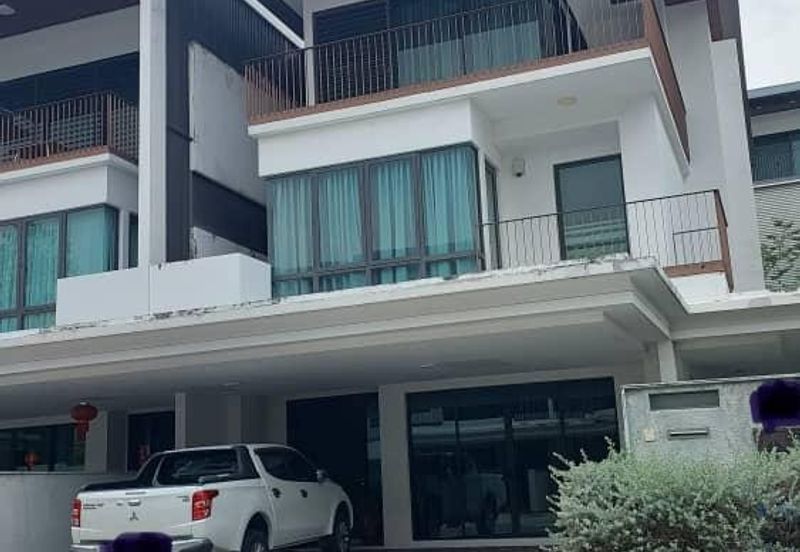 Duta Villa, Setia Alam