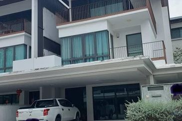 Duta Villa, Setia Alam