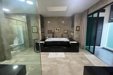 Duta Villa, Setia Alam