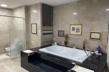 Duta Villa, Setia Alam