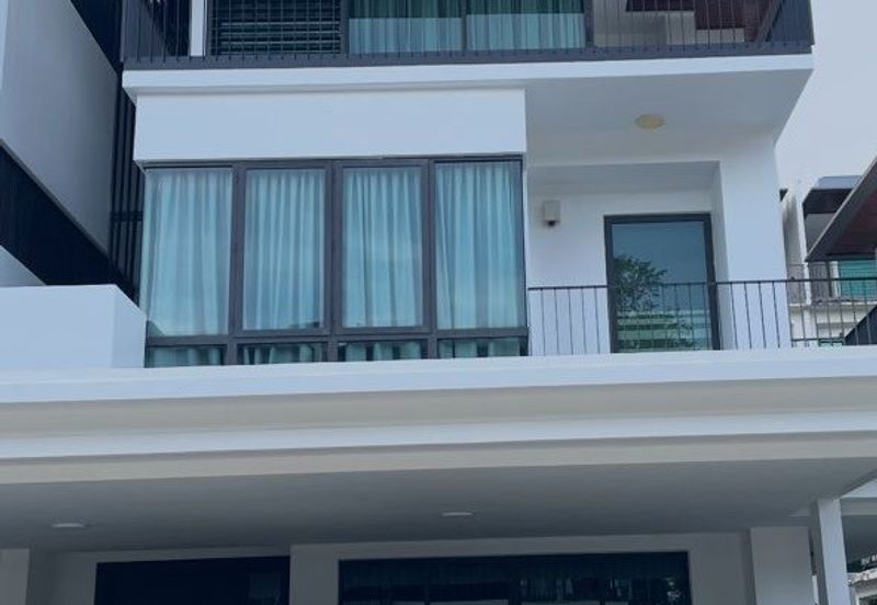 Duta Villa, Setia Alam