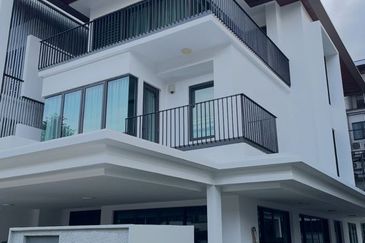 Duta Villa, Setia Alam