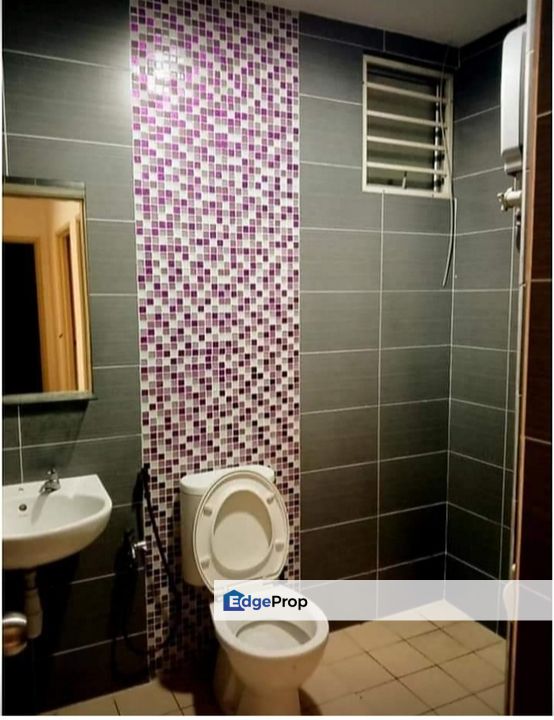 For sale aman heights seri kembangan condominium , Selangor, Seri Kembangan