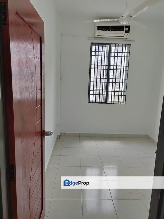 For rent orchis apartment, bandar parklands, klang partially furnished, Selangor, Klang