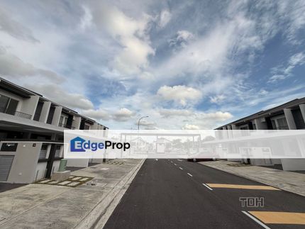 For sale amverton links, klang Garden Townhouse partially furnished nearby nsk supermarket, Selangor, Klang