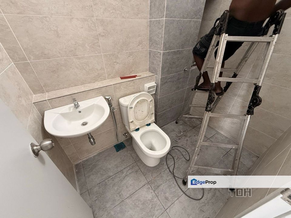 For sale amverton links, klang Garden Townhouse partially furnished nearby nsk supermarket, Selangor, Klang