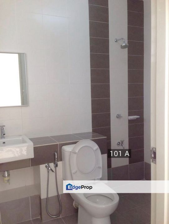 For sale bandar bukit raja, klang double storey basic unit non-flooded, Selangor, Klang