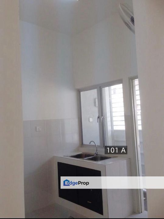 For sale bandar bukit raja, klang double storey basic unit non-flooded, Selangor, Klang