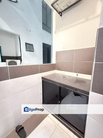 For rent the maple residences klang condominium partially furnished nearby KSL mall, Selangor, Klang