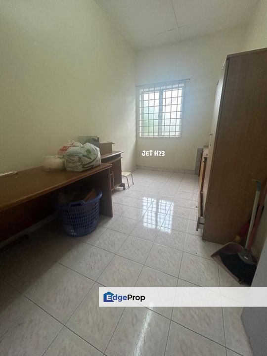 For sale taman klang utama klang double storey newly painted partially furnished , Selangor, Klang