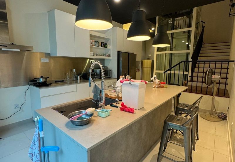 Duta Villa, Setia Alam