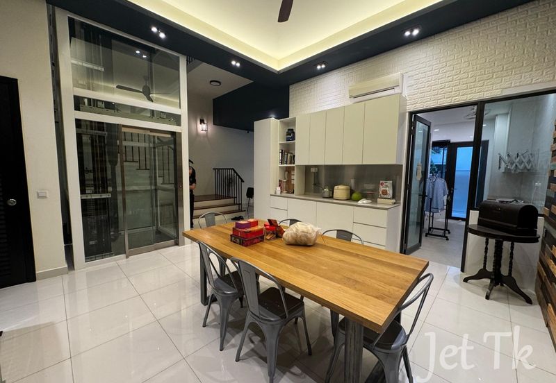 Duta Villa, Setia Alam