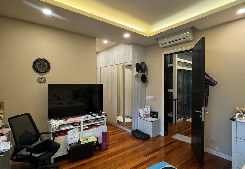 Duta Villa, Setia Alam