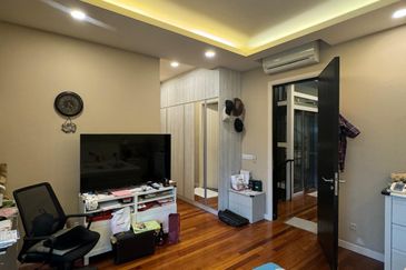 Duta Villa, Setia Alam