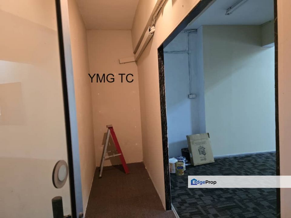 For rent bandar bukit tinggi klang office 1st Floor, Selangor, Klang