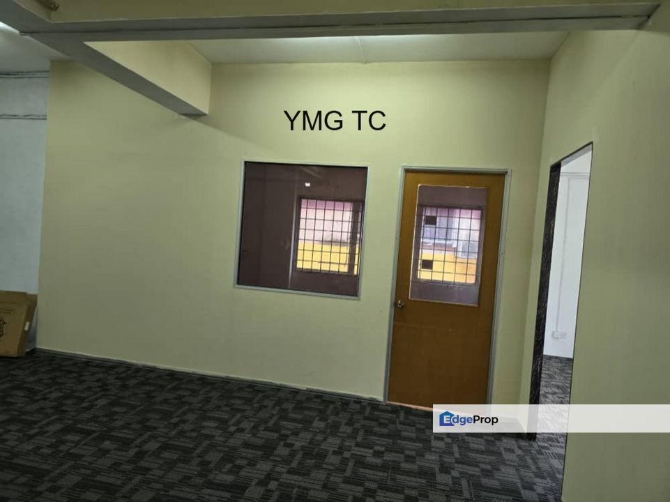 For rent bandar bukit tinggi klang office 1st Floor, Selangor, Klang