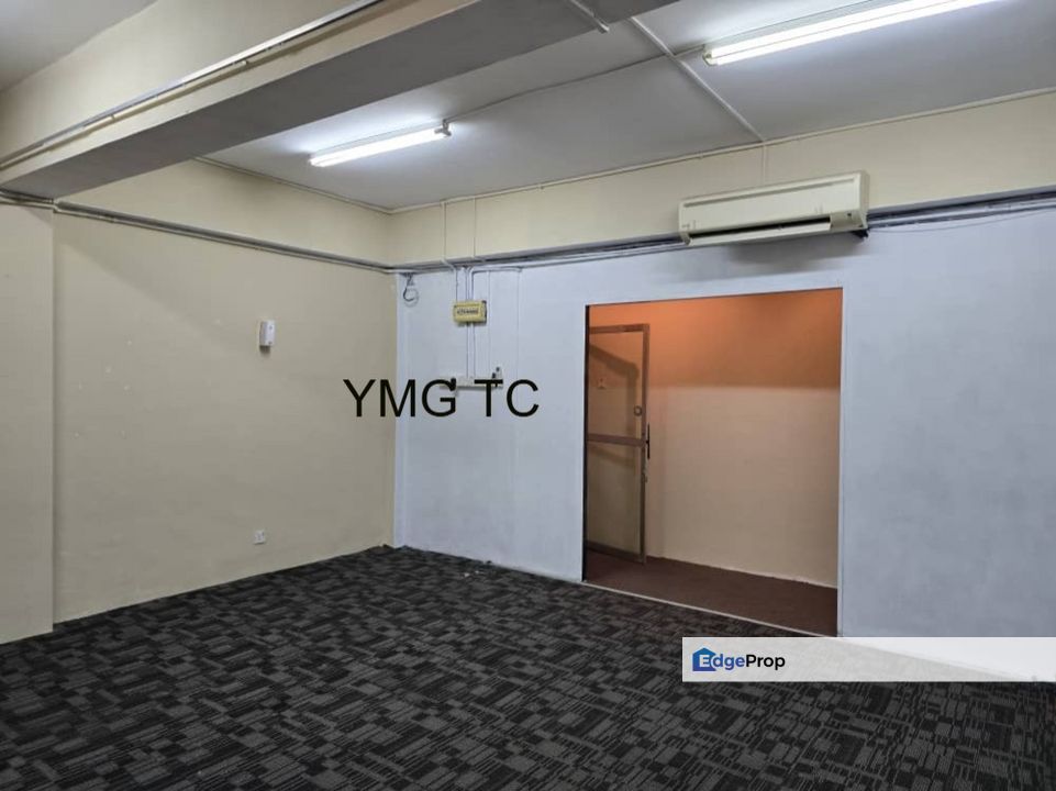 For rent bandar bukit tinggi klang office 1st Floor, Selangor, Klang