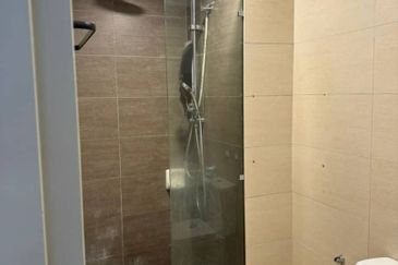 Gravit8 @ Klang South