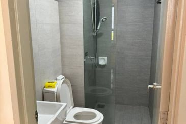 Gravit8 @ Klang South